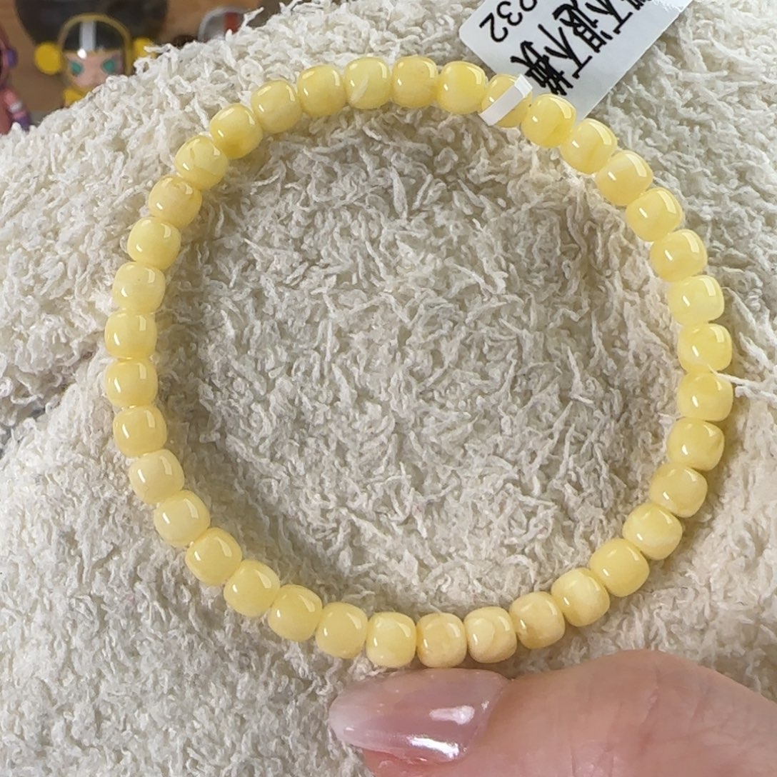 琥珀未镶嵌珠宝奇石5.5