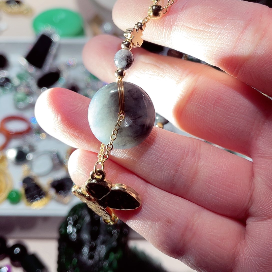 翡翠颈饰未镶嵌翡翠