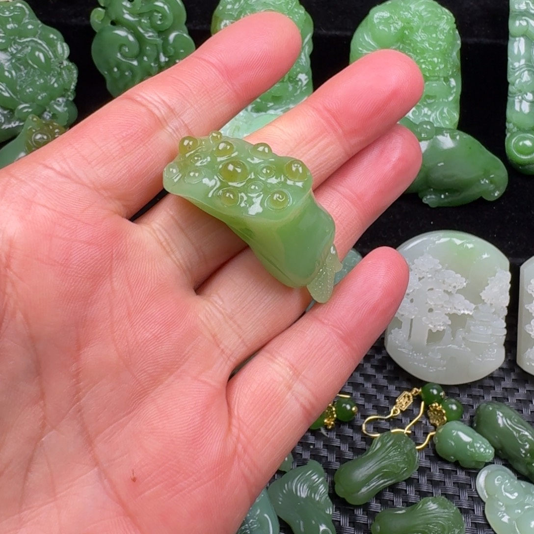 和田玉未镶嵌吊坠(不含链)