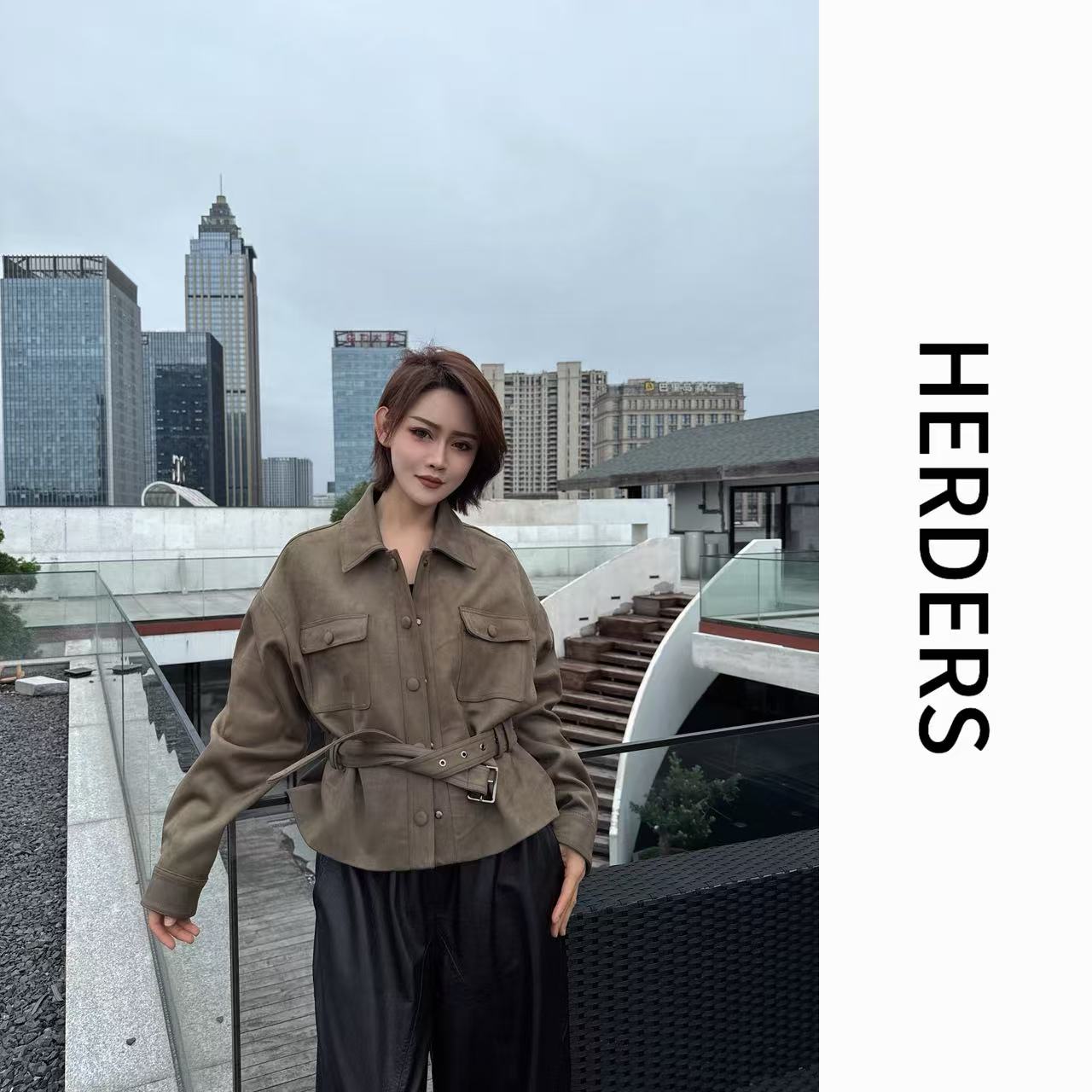 HERDERS 短款小翻领纽扣腰带款麂皮衣 50173