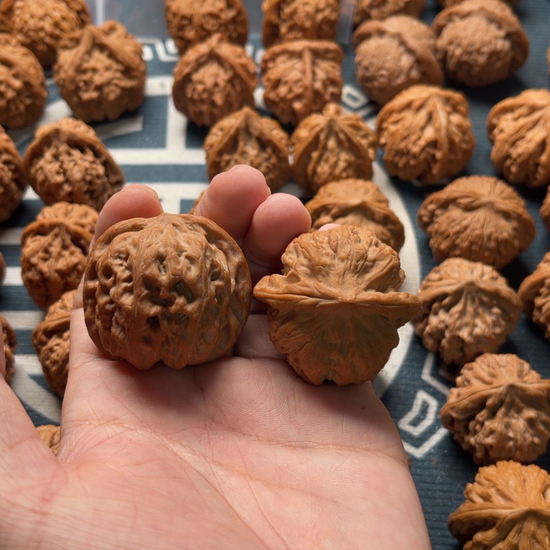 吊坠文玩核桃41雪狮