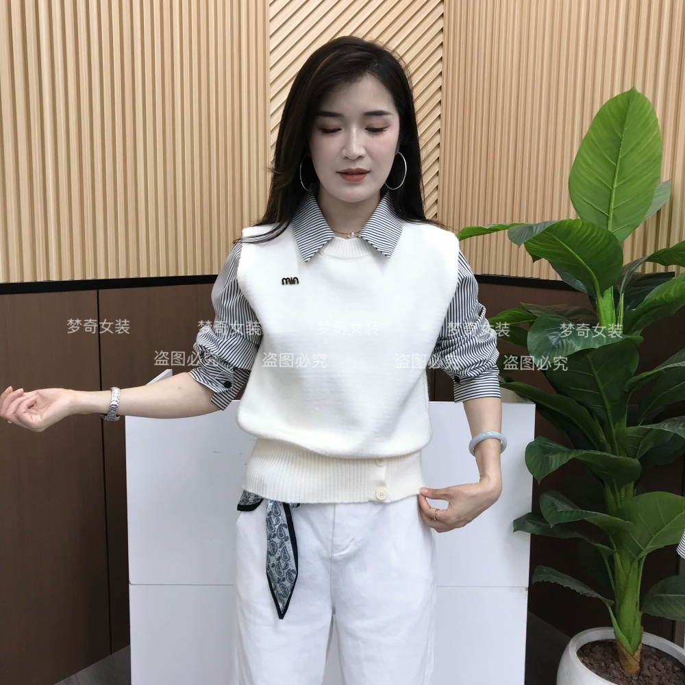 2025新款假两件拼接条纹下摆开扣针织衫上衣女简约气质毛衣打底衫