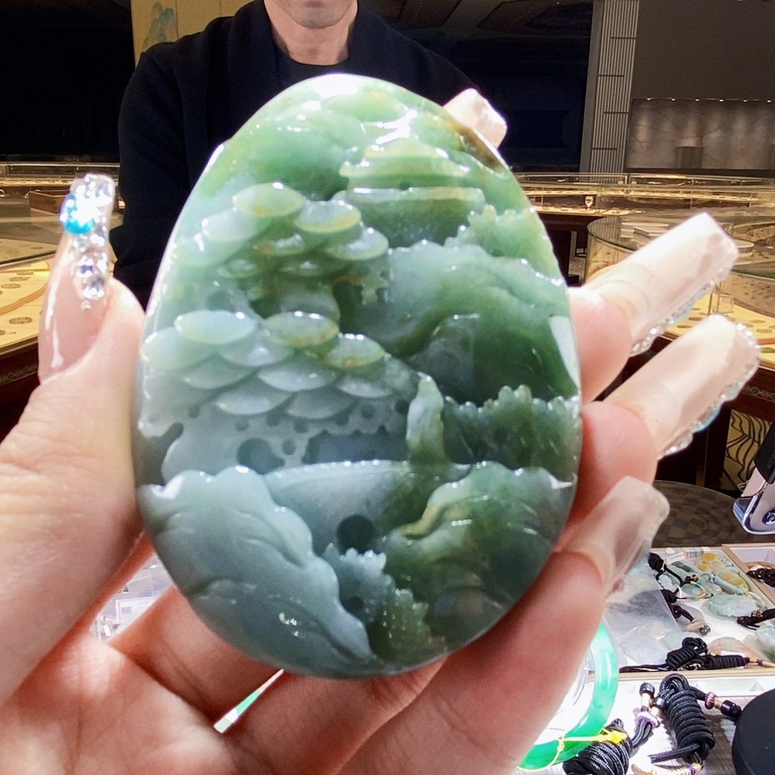 翡翠颈饰未镶嵌翡翠