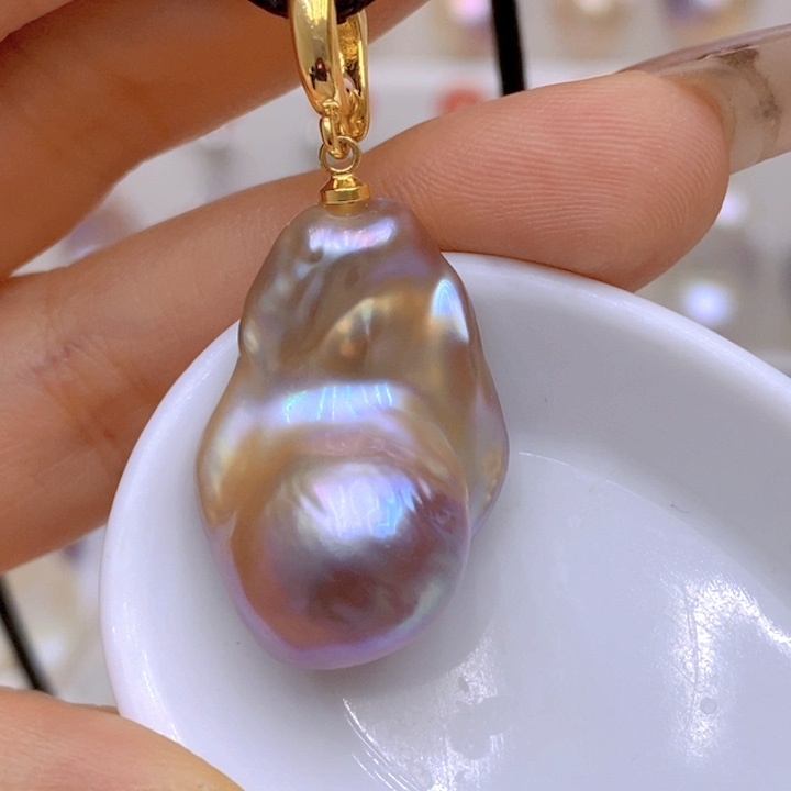淡水珍珠吊坠(赠链)未镶嵌