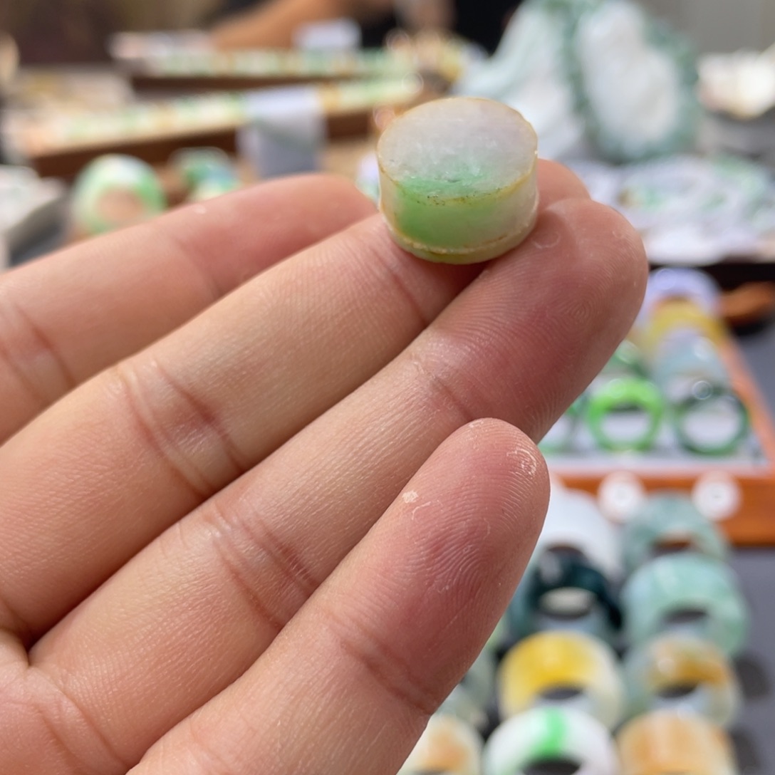 定制翡翠未镶嵌翡翠