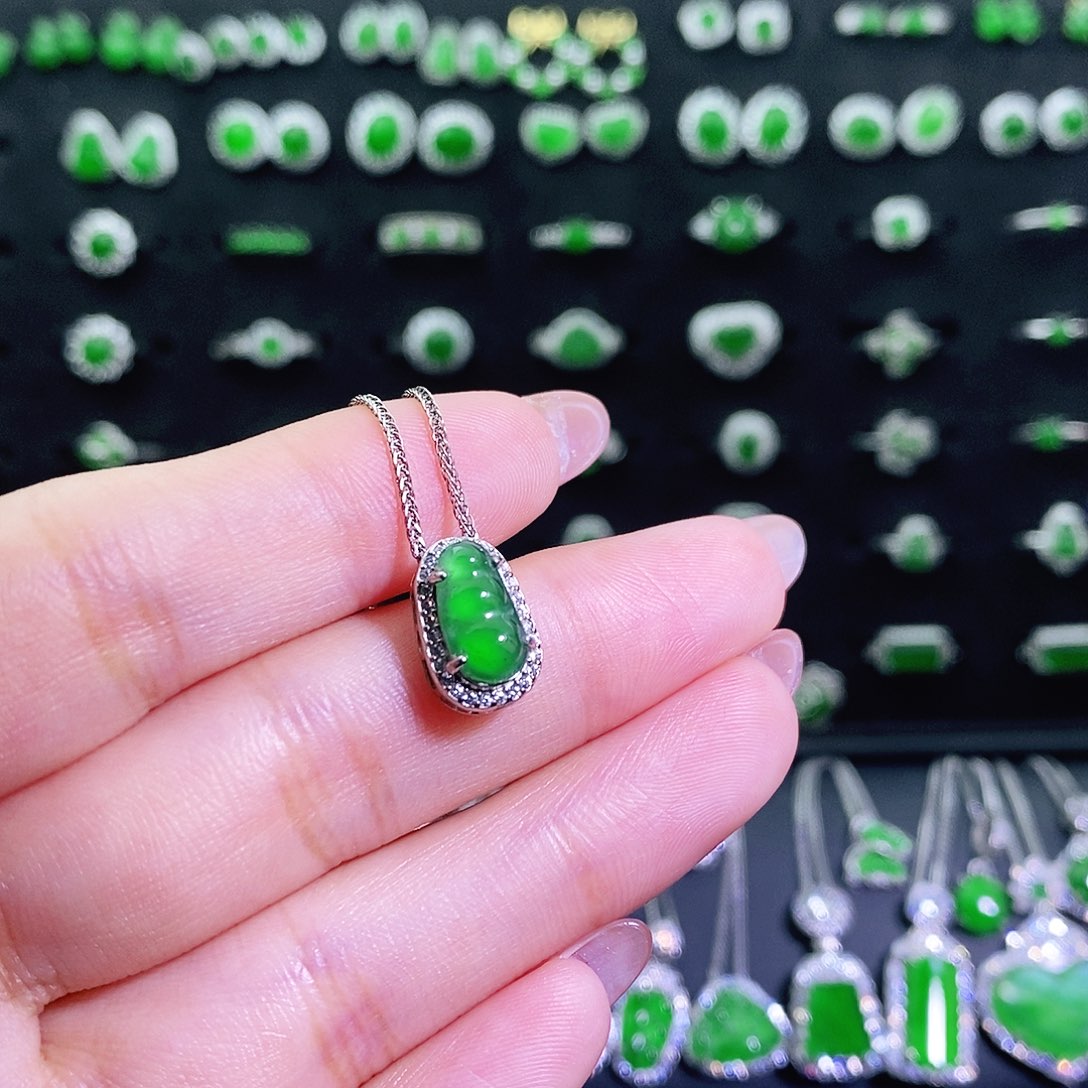 翡翠银S925镶嵌颈饰多样性