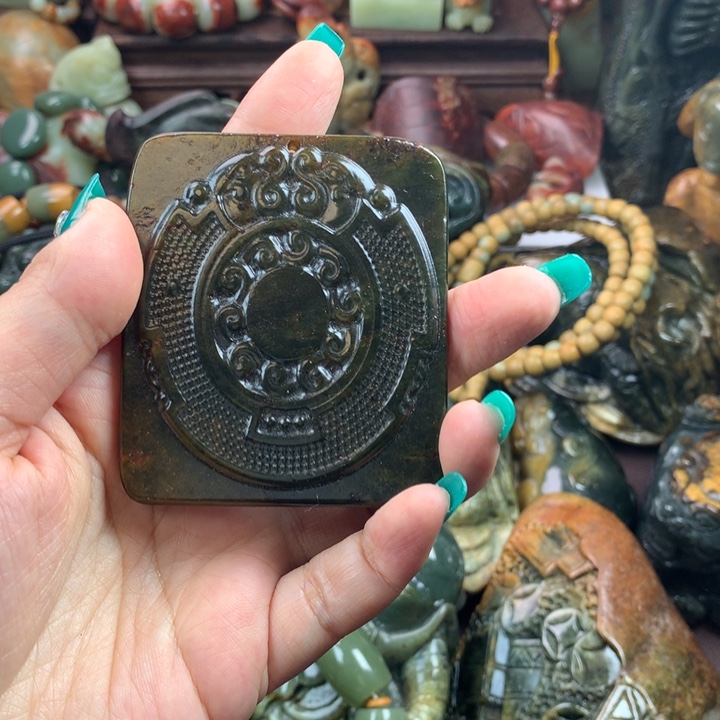 岫岩河磨玉（透闪石质玉）把件未镶嵌