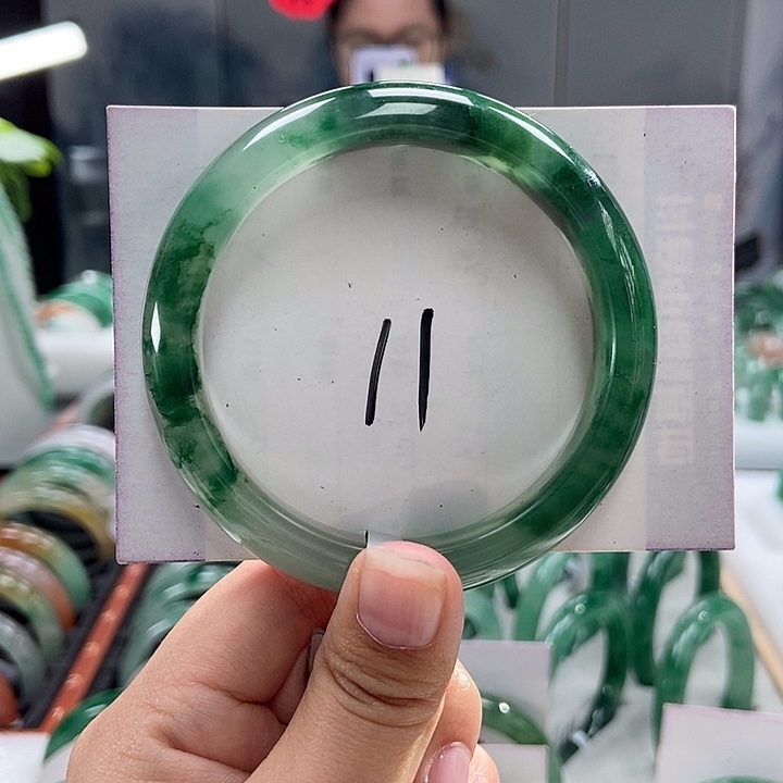 石英质玉手镯未镶嵌