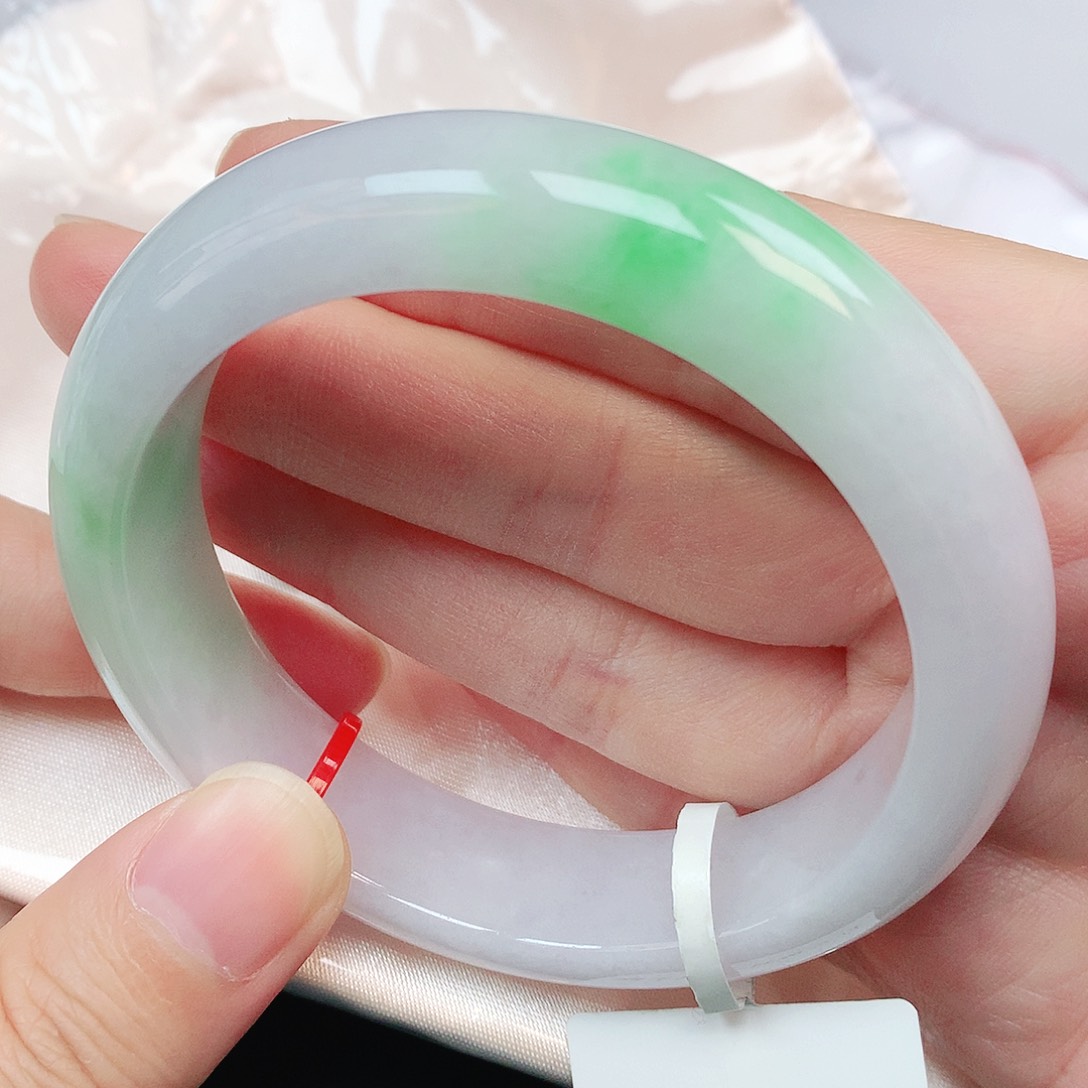 翡翠手镯未镶嵌抖音769