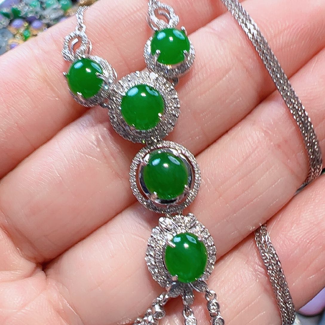 翡翠颈饰18K金镶嵌签收后24小时鉴赏期