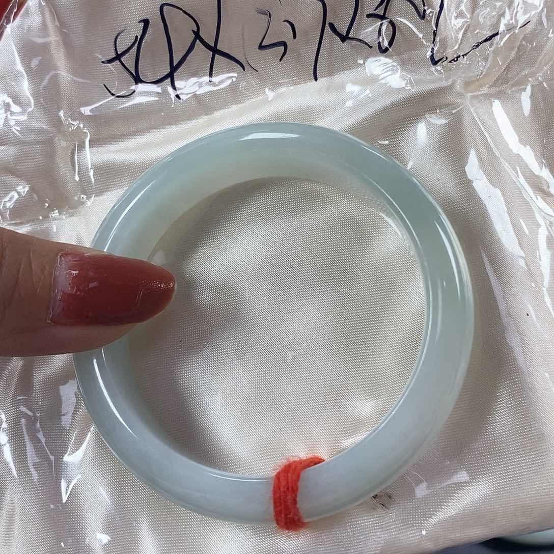 翡翠手镯未镶嵌天然翡翠