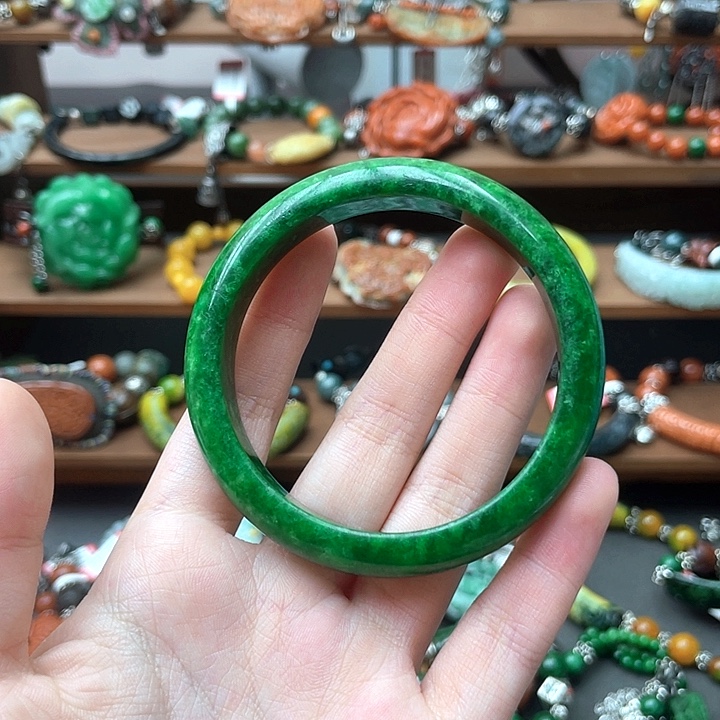 郑***他翡翠未镶嵌手链饰品