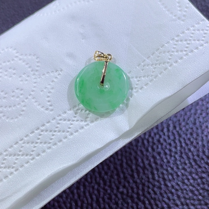 翡翠颈饰18K金镶嵌翡翠