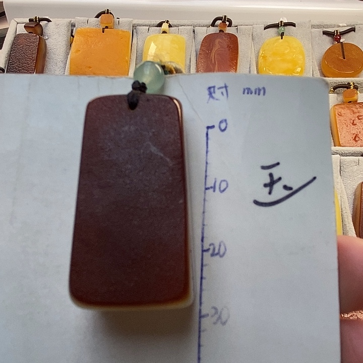 琥珀未镶嵌珠宝奇石