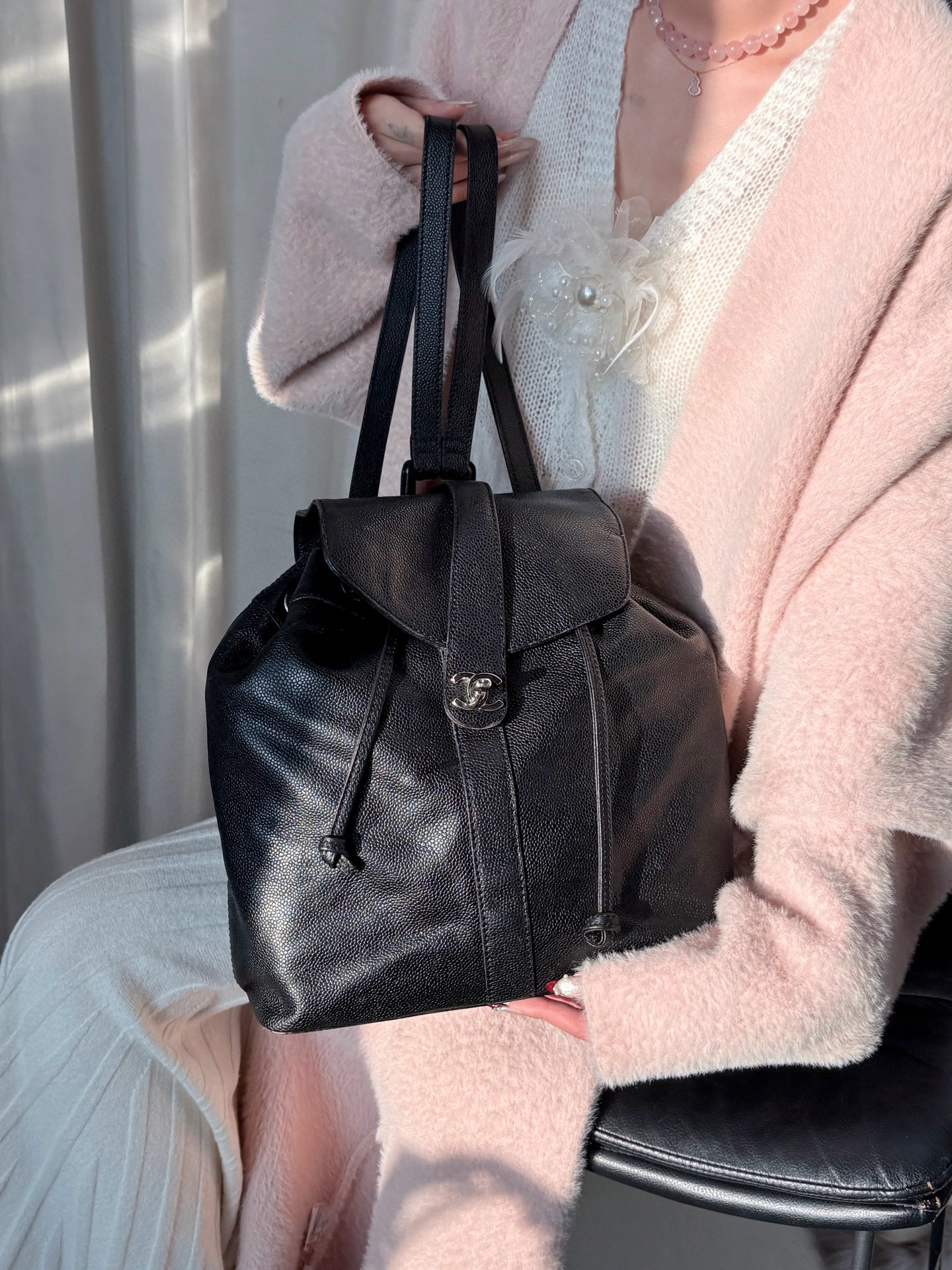 95新 Chanel/香奈儿 chanel 黑银荔枝牛双肩包(K)