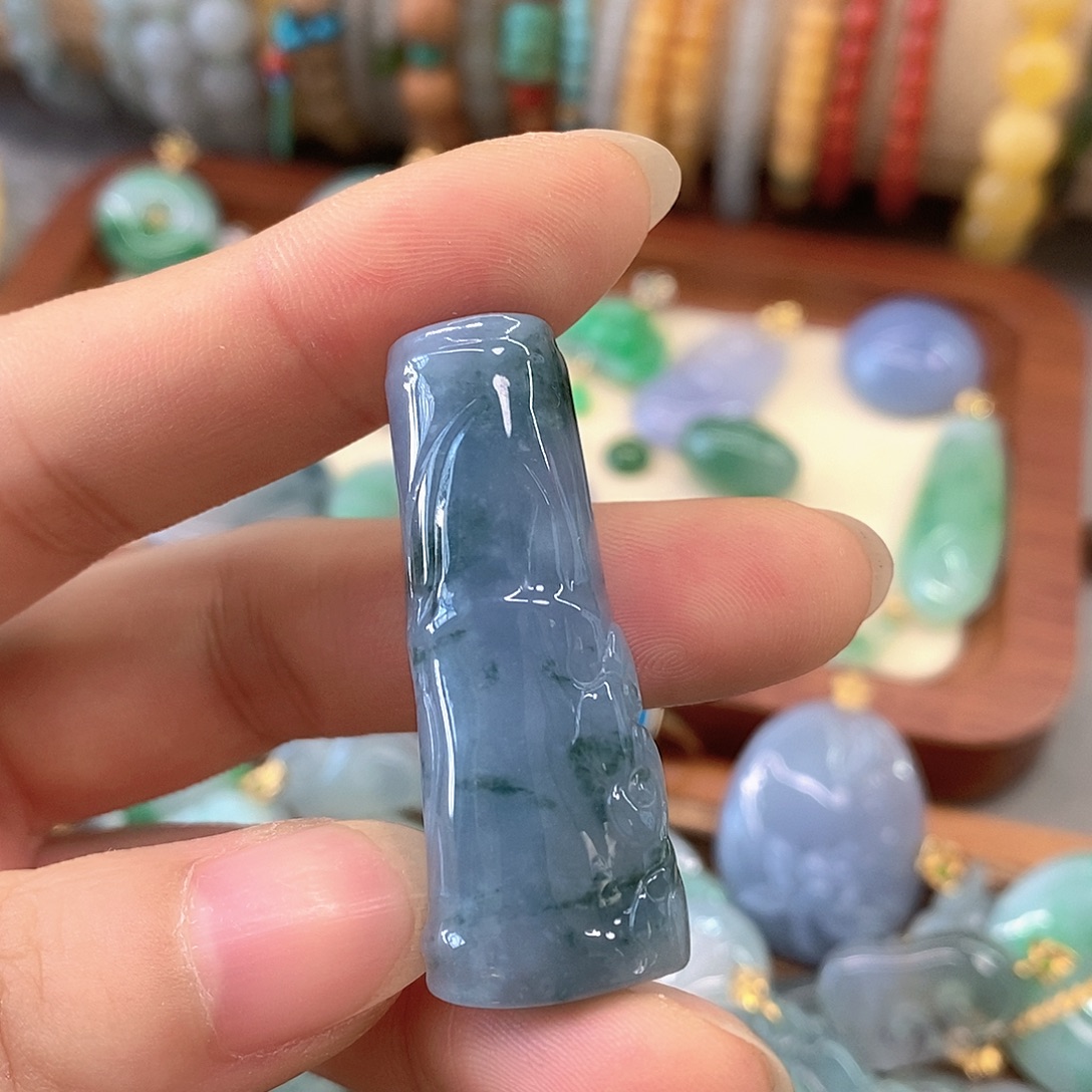 翡翠未镶嵌挂件翡翠挂件