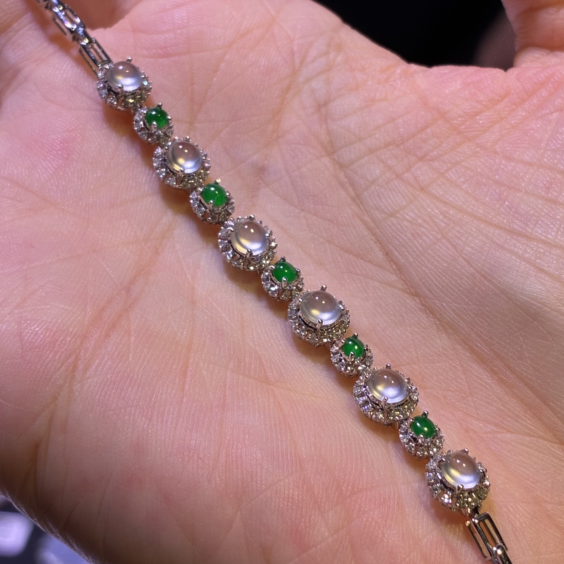 玻璃种翡翠蛋面手链豪华镶嵌不封底轻奢款DK9140