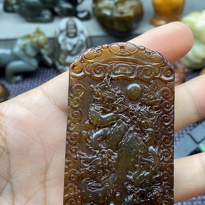 未镶嵌蛇纹石玉颈饰