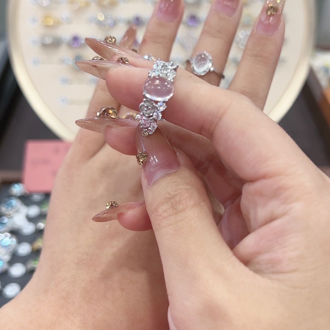 蛇纹石玉戒指银S925镶嵌小**?