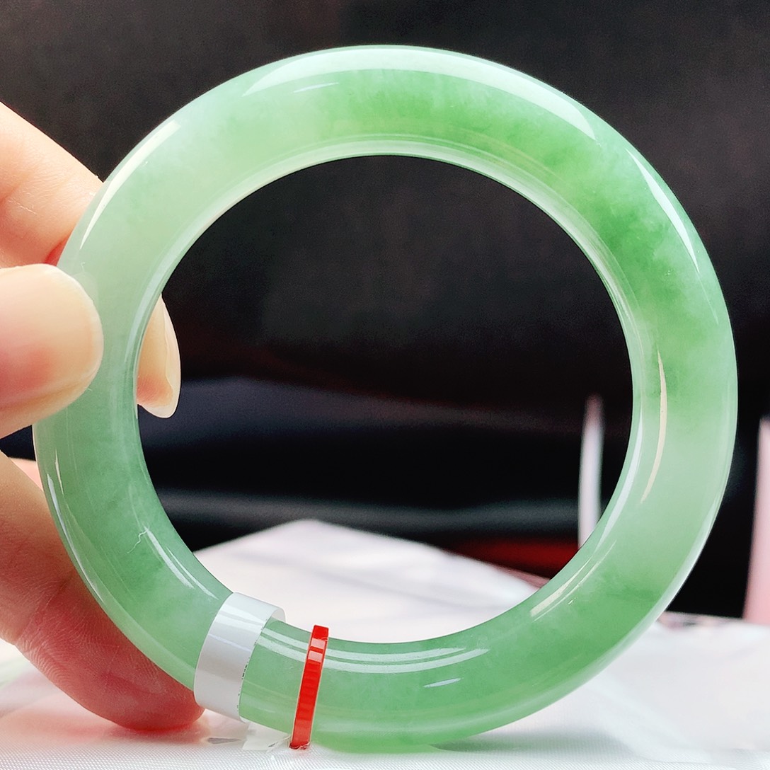 未镶嵌手镯翡翠53胖绿