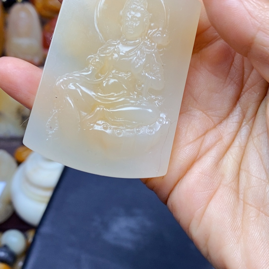 石英质玉（黄龙玉）颈饰未镶嵌