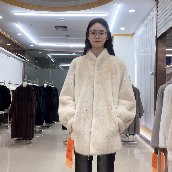 米黄冬日暖阳73衣长