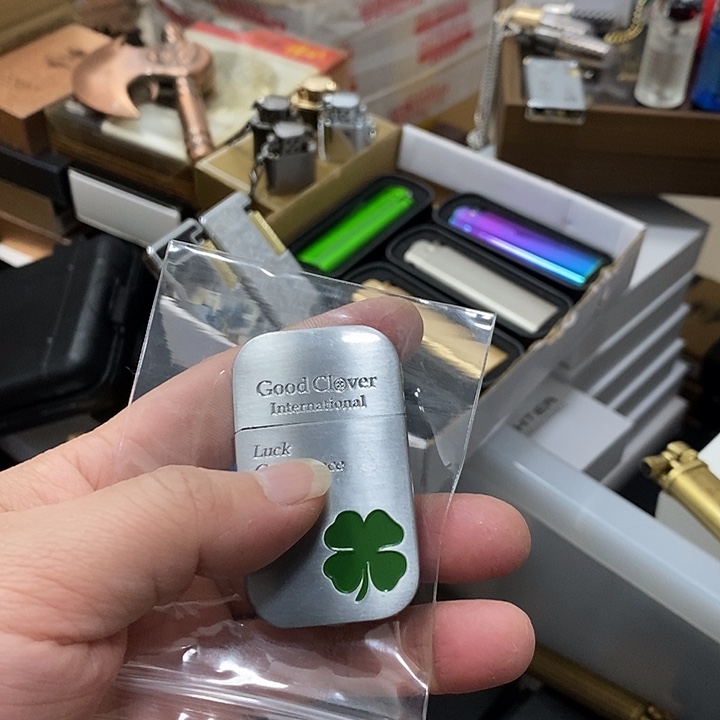 氓***果明铬充气打火机充气的