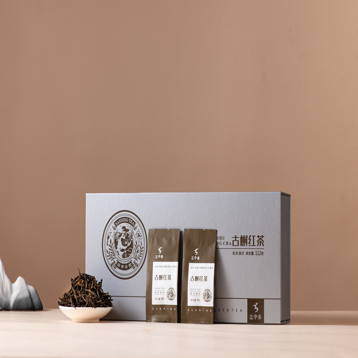 “古树滇红·礼蕴时光”——一泡一叶藏醇厚，礼盒相赠显心意