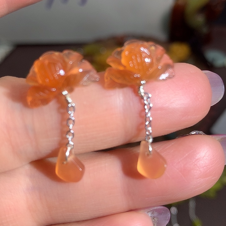 未镶嵌蛇纹石玉耳饰