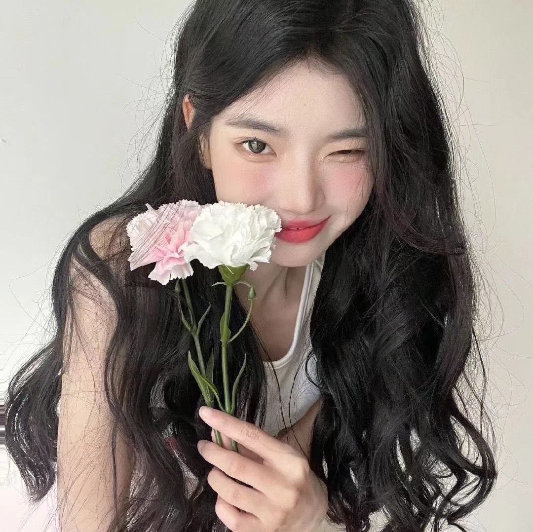 黑色荷叶边蝴蝶结毛衣                                        