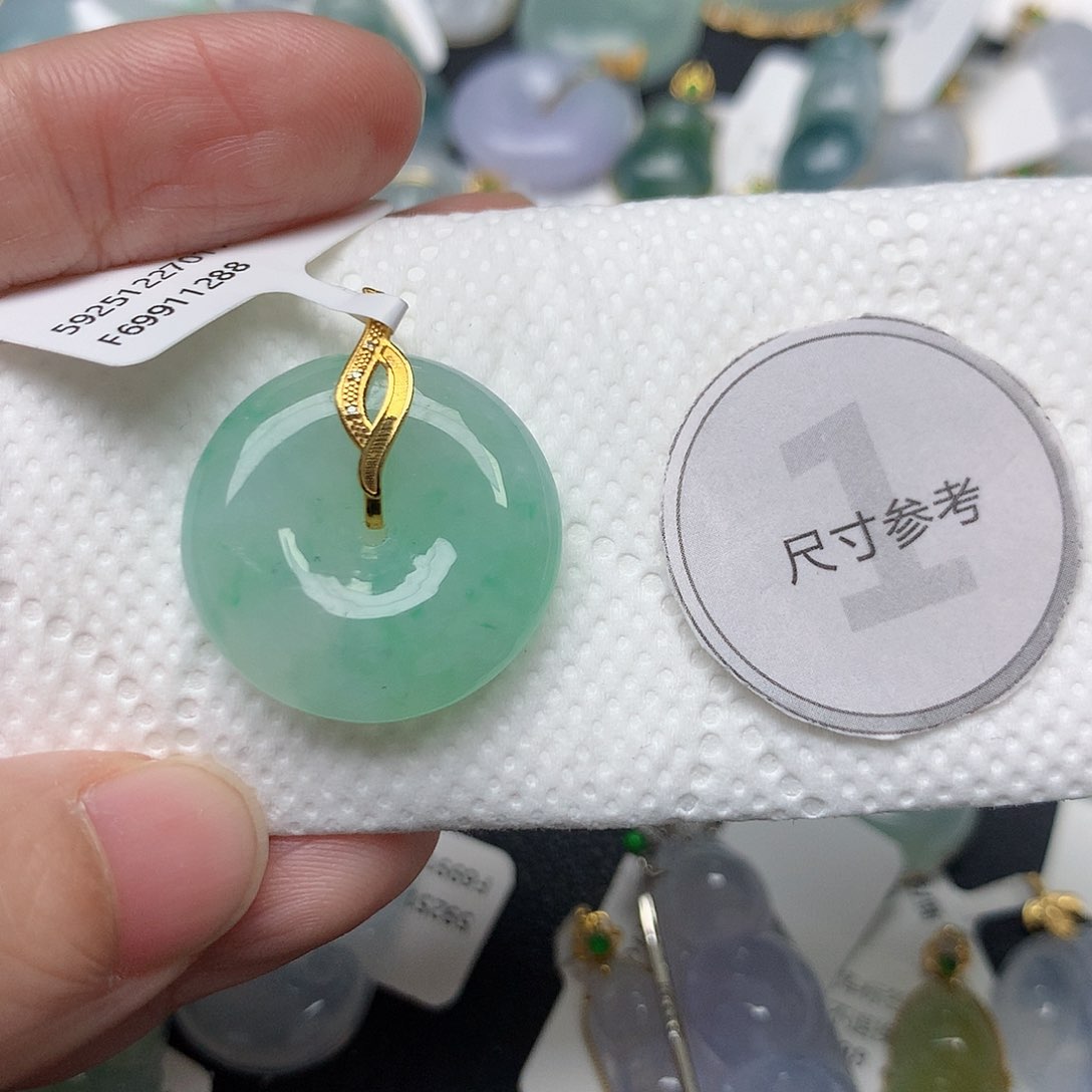 颈饰18K金镶嵌翡翠天然缅甸Ａ货翡翠