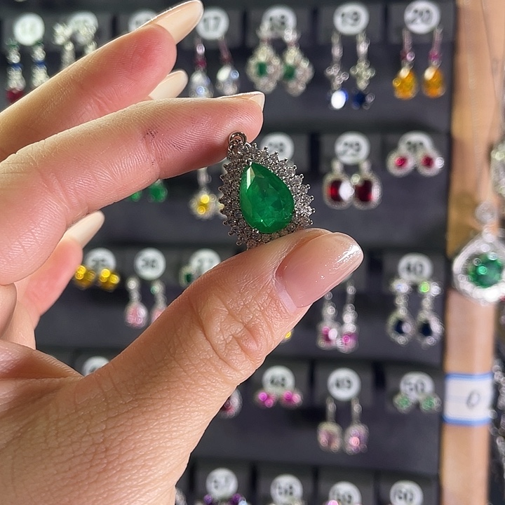 祖母绿银S925镶嵌颈饰