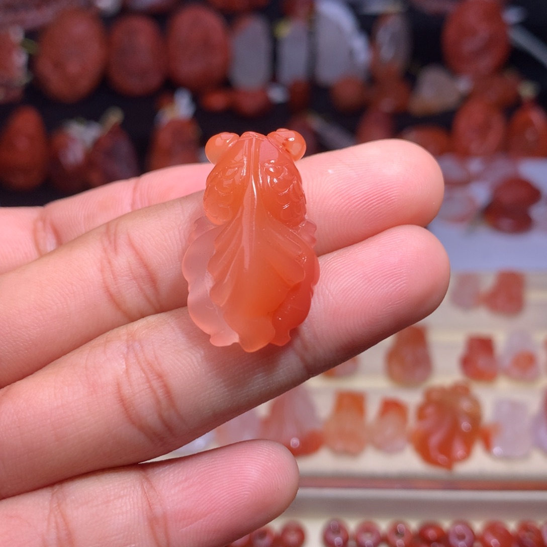 将***单南红玛瑙未镶嵌珠宝半成品