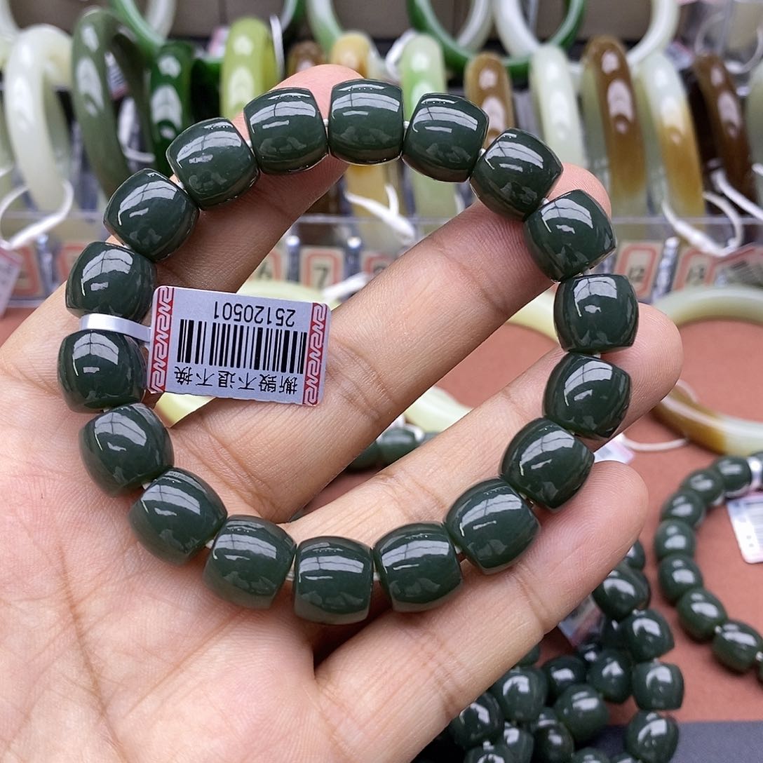 未镶嵌手链和田玉卡12