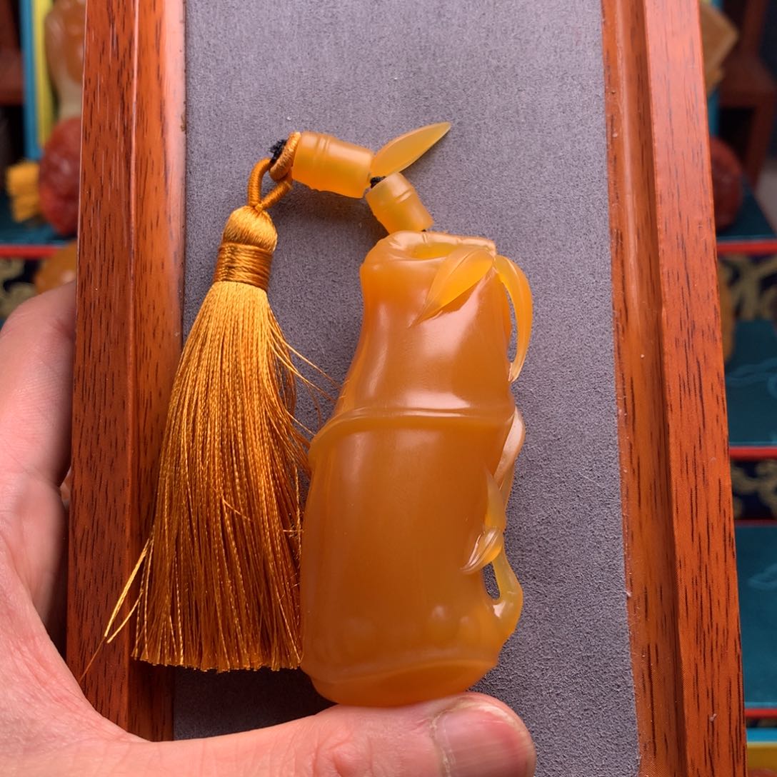 石英质玉挂件未镶嵌月*清