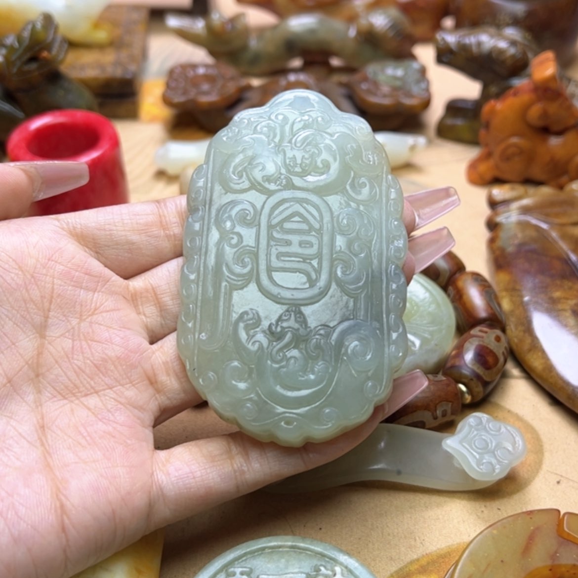 【闪购商品】蛇纹石玉颈饰未镶嵌