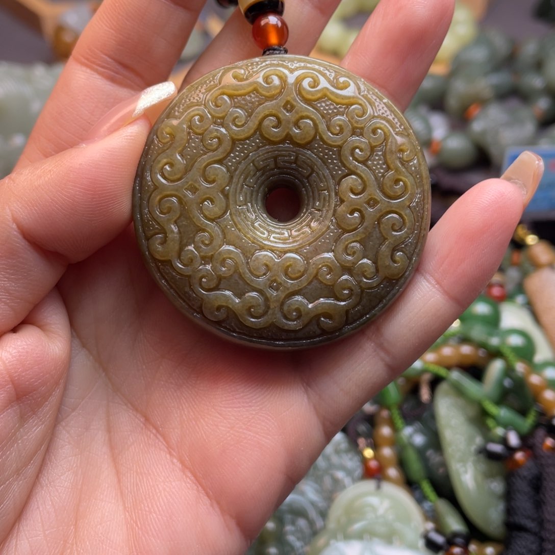 和田玉颈饰未镶嵌