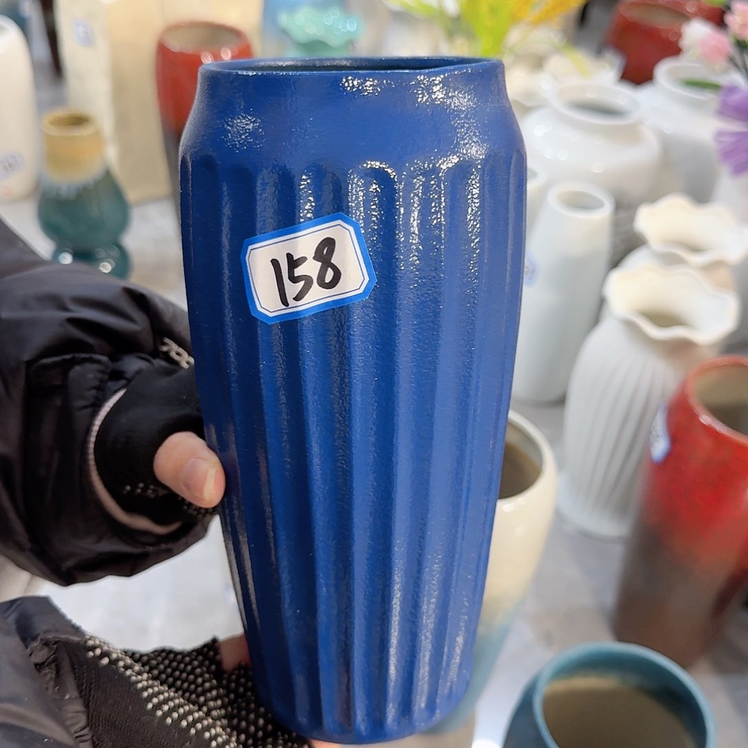 瓶158号蓝色陶瓷高22厘米微瑕一个