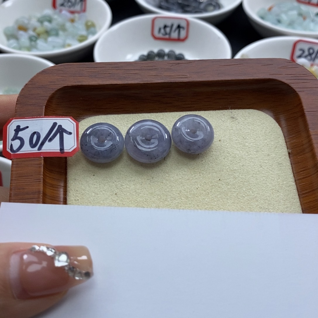 翡翠颈饰未镶嵌50一个可挑