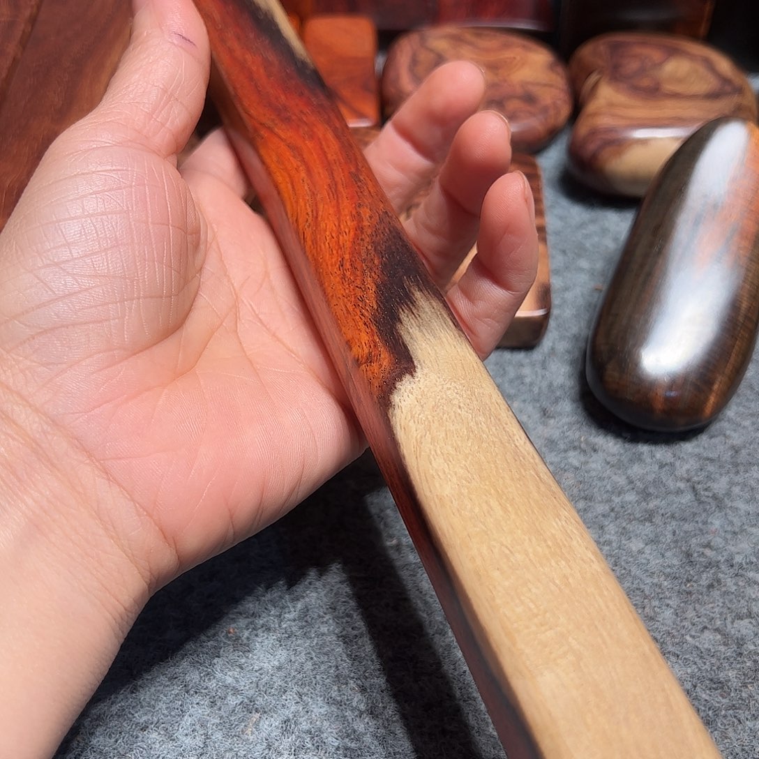 交趾黄檀（大红酸枝）