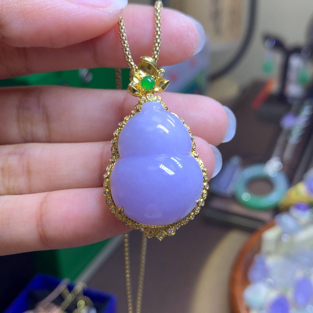 翡翠颈饰18K金镶嵌翡翠