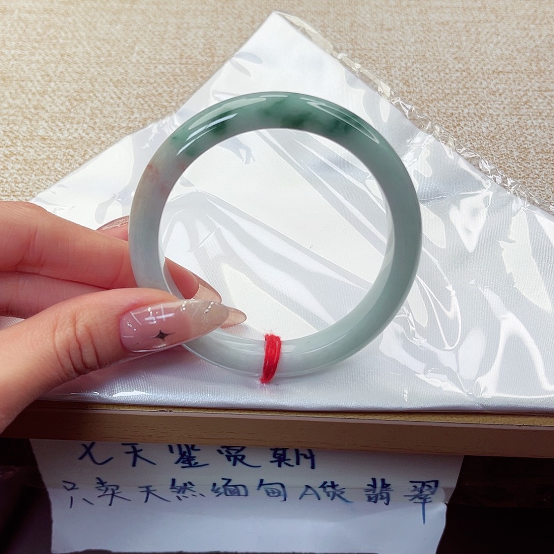 翡翠未镶嵌手镯手镯