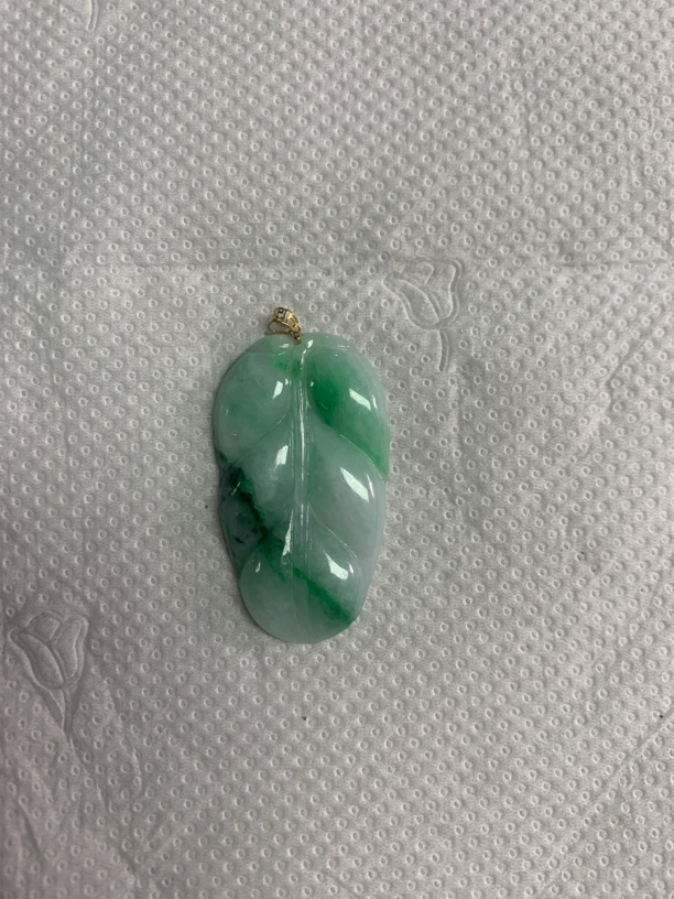 玉如军意翡翠珠宝