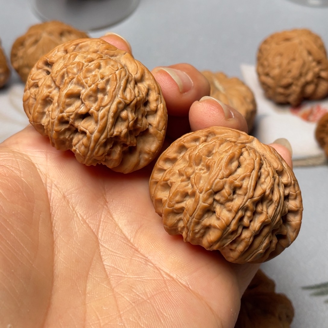 【闪购商品】文玩核桃吊坠闷白……
