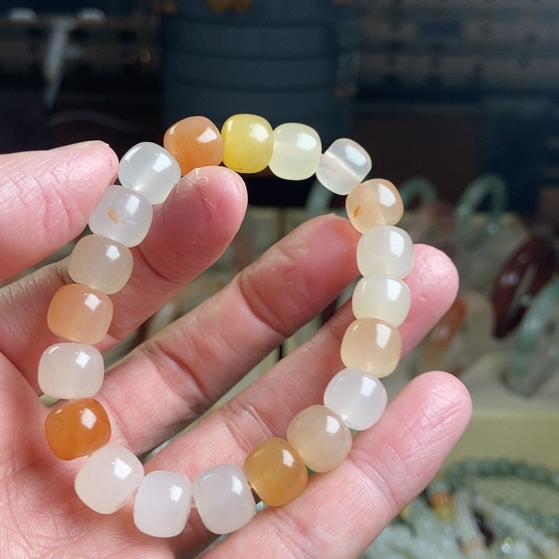 石英质玉颈饰未镶嵌