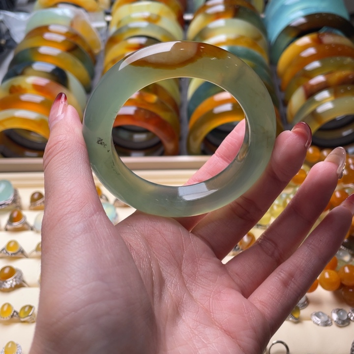 蛇纹石玉手镯未镶嵌52.2