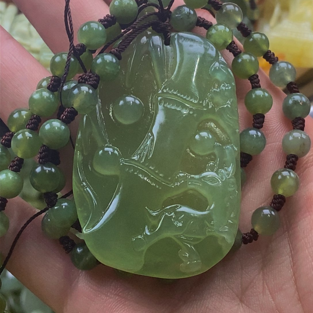 蛇纹石玉颈饰未镶嵌