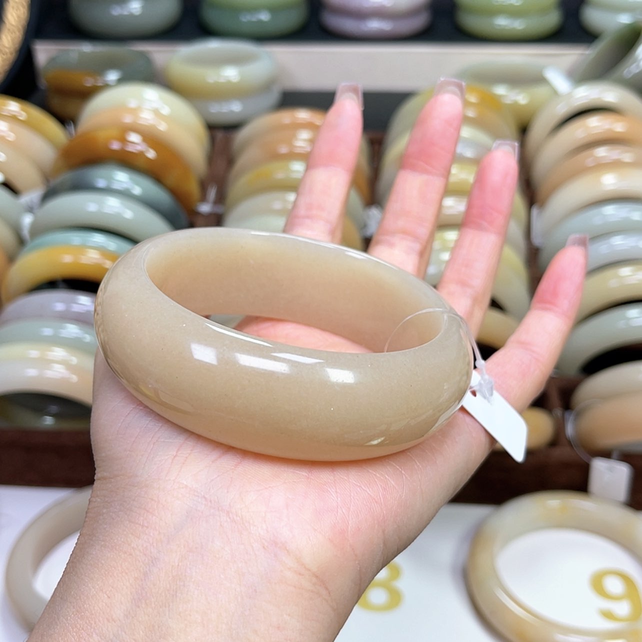 【闪购商品】石英质玉手镯未镶嵌斯*