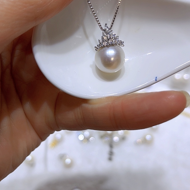淡水珍珠白珠银色冰雪女王吊坠合金