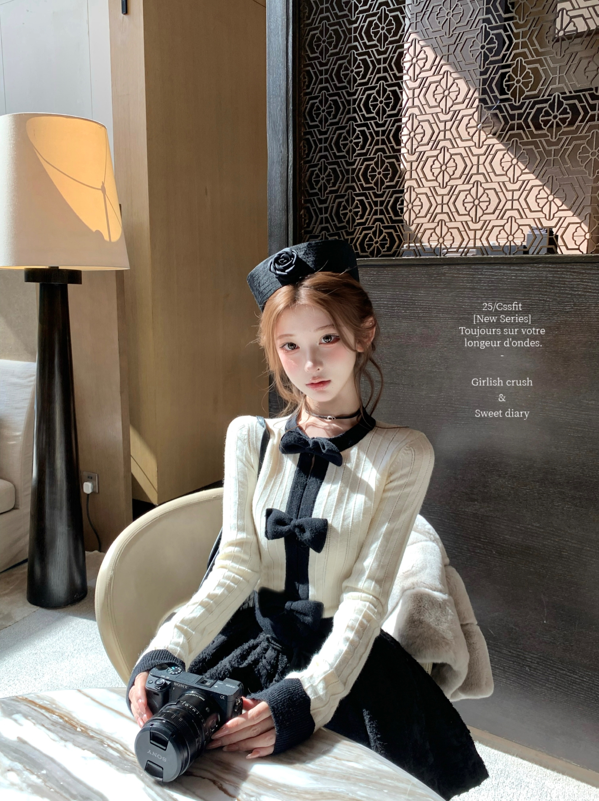 法式小香风秋季feel竖条黑白蝴蝶结撞色设计休闲减龄毛针织衫上衣